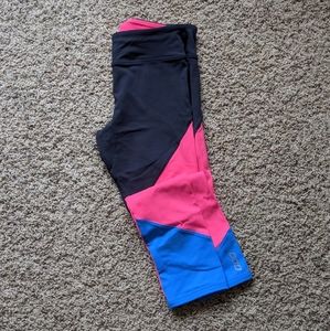 Lorna Jane Color Block Crops
